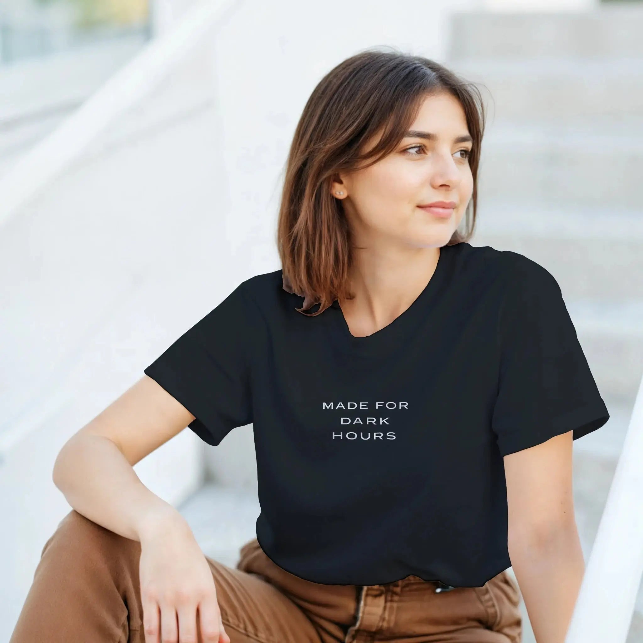 Schwarzes Unisex T-Shirt – Minimalistisches Streetwear Design | Nachtgrund - Nachtgrund